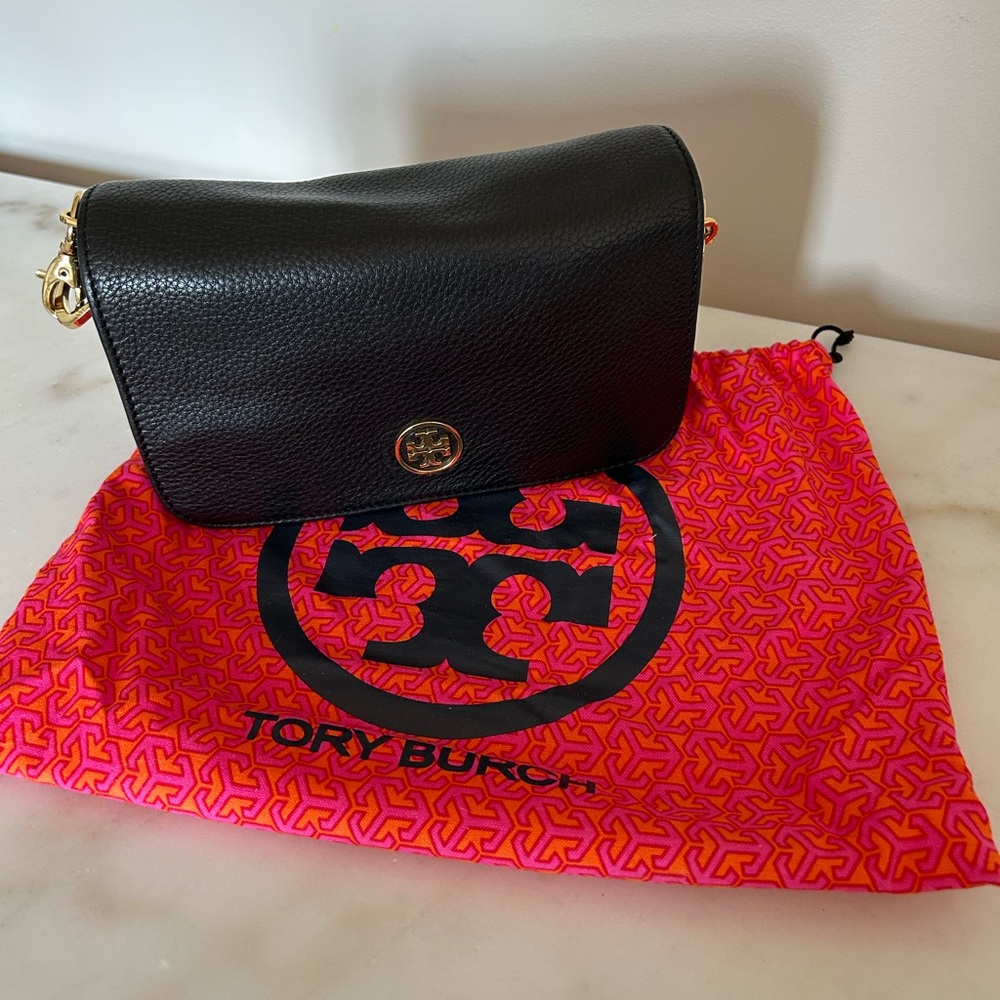 Tory Burch Robinson Crossbody in Black with Gold
